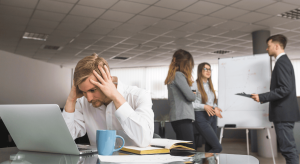 10 Señales de que tu Organización Necesita una Evaluación de Clima Laboral